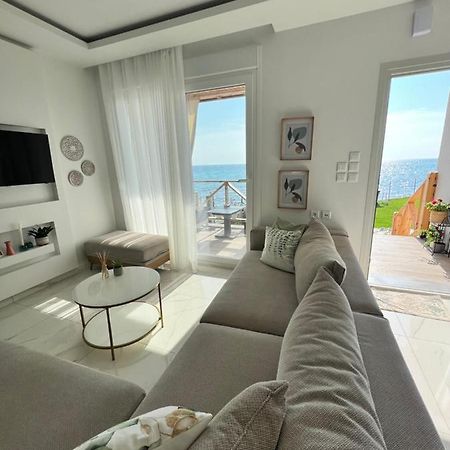 Beachfront Villa Athina Vergia エクステリア 写真