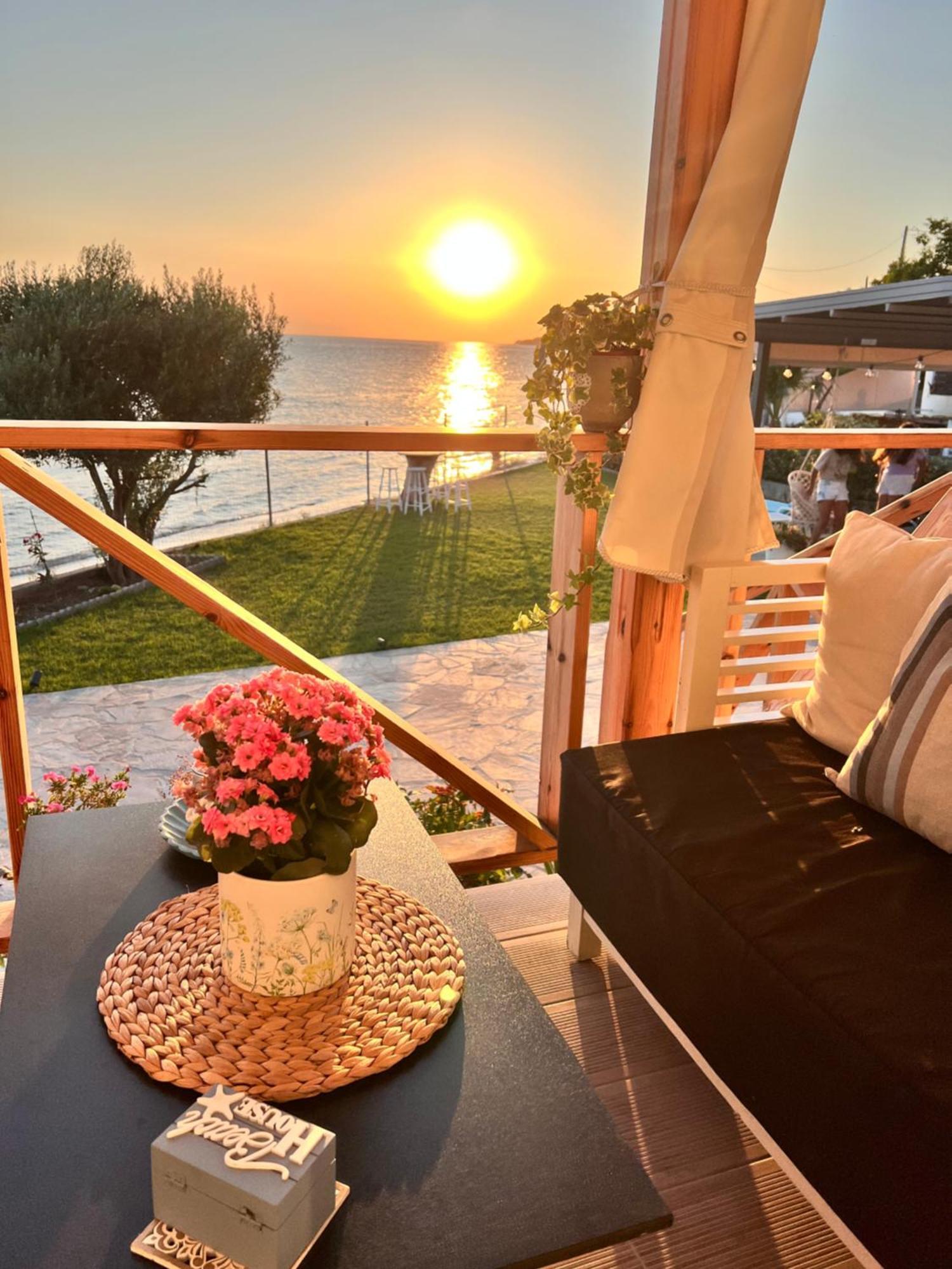 Beachfront Villa Athina Vergia エクステリア 写真